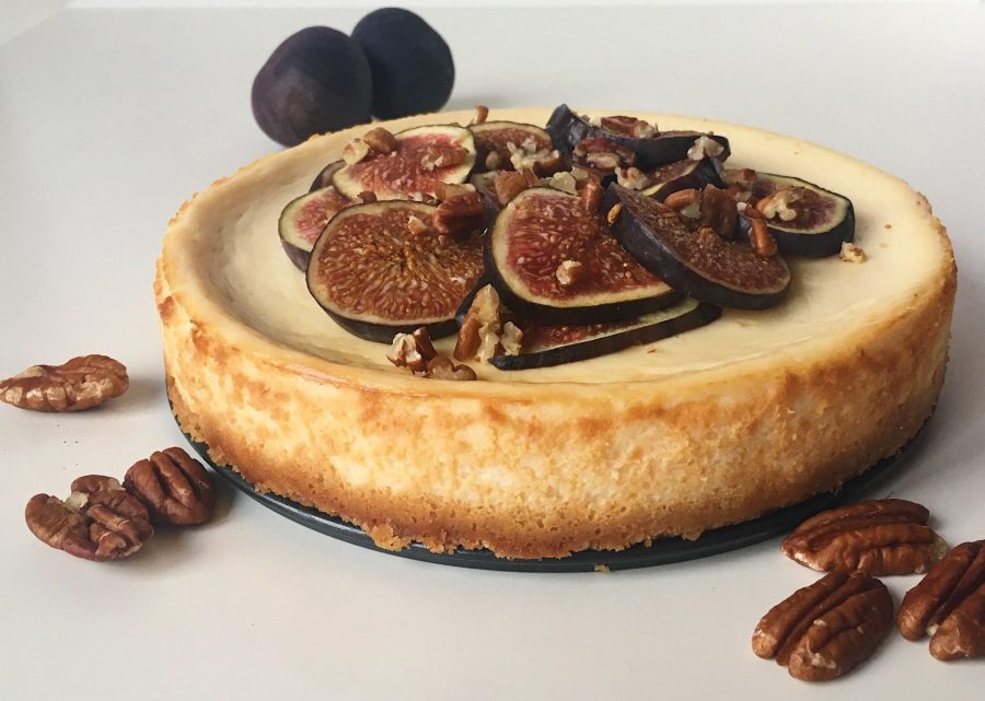 Cheesecake s kozím sýrem a fíky